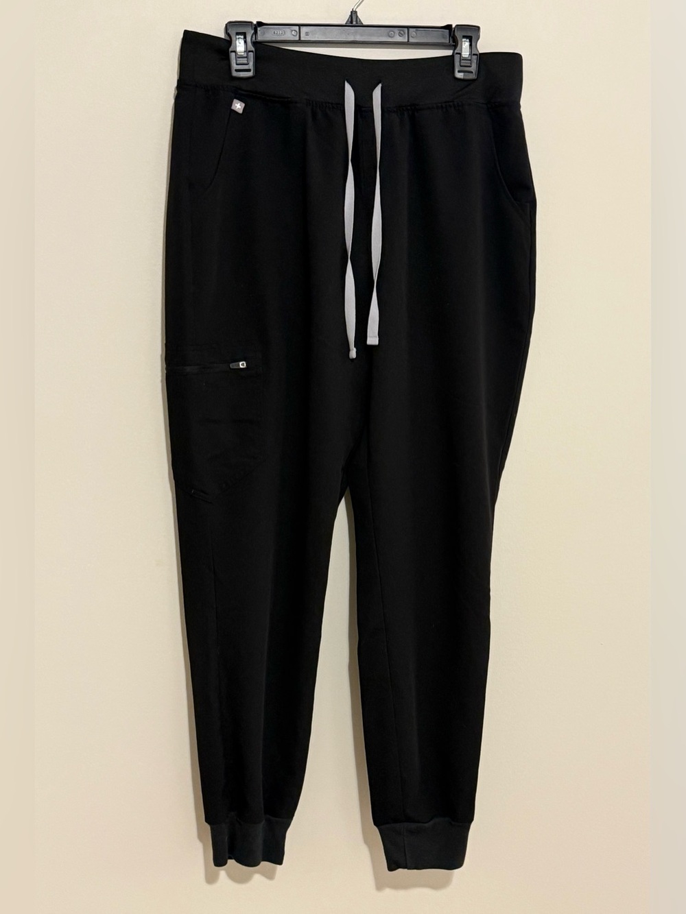 FIGS Zamora High Waisted Jogger Scrub Pants Black Drawstring Cargo